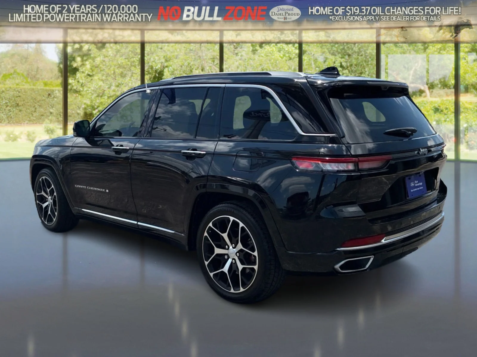 Certified Used 2022 Diamond Black Jeep Summit Reserve image 3