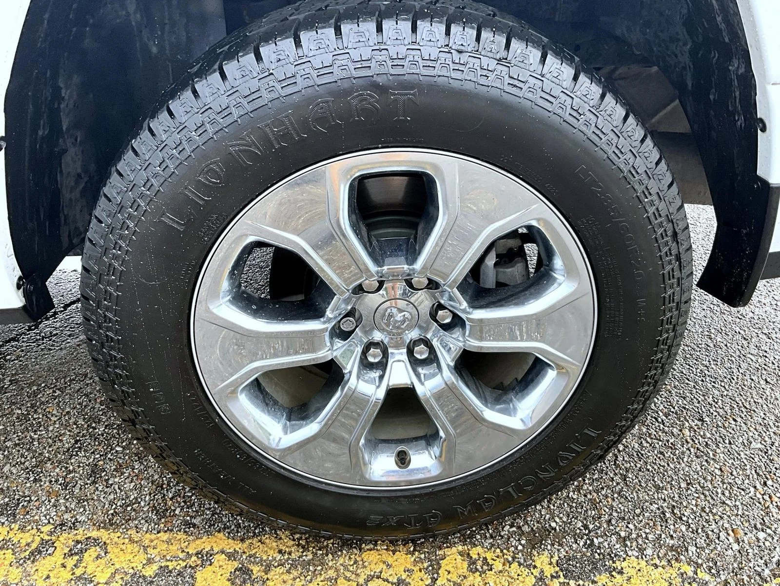 Used 2019 White Ram Big Horn/Lone Star image 23