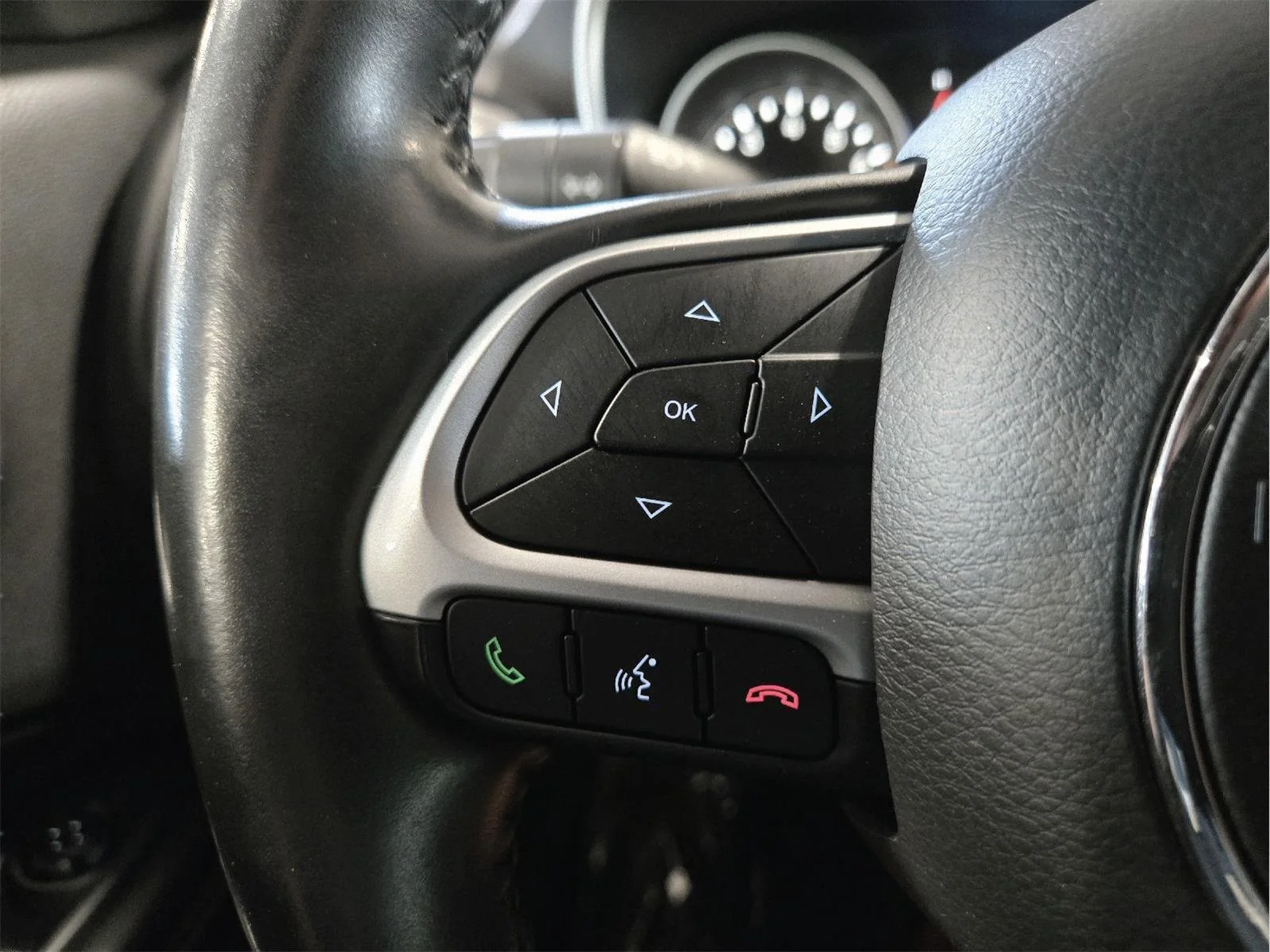 Used 2018 BLACK JEEP SPORT image 12