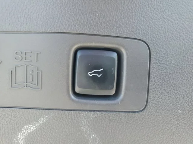 Used 2020 White Lincoln Reserve image 29