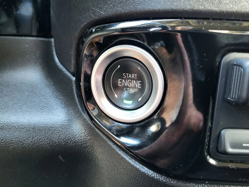 Used 2025 Black Chevrolet LT image 17