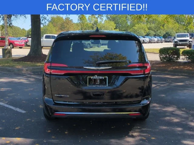 Used 2026 Black Chrysler Select image 4