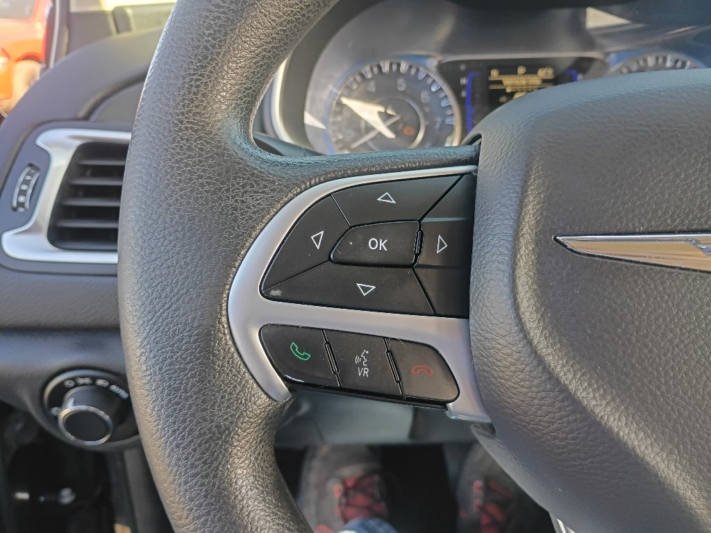 Used 2016 Black Clearcoat Chrysler Limited image 30