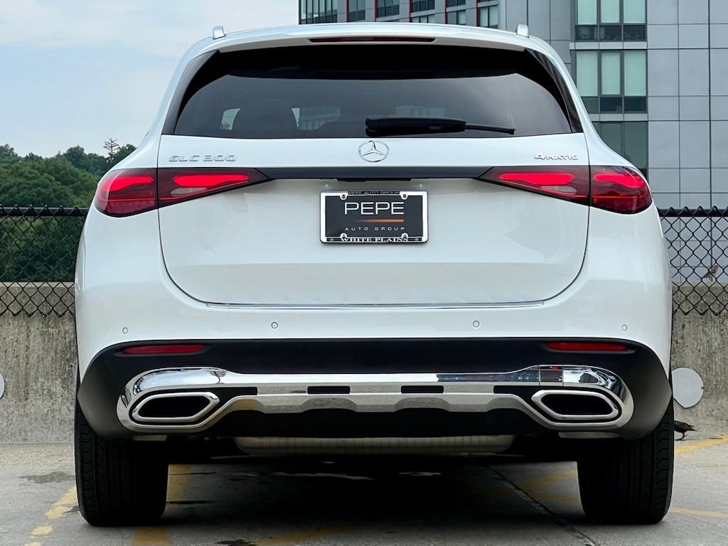 Certified Used 2023  Mercedes-Benz GLC 300 image 6