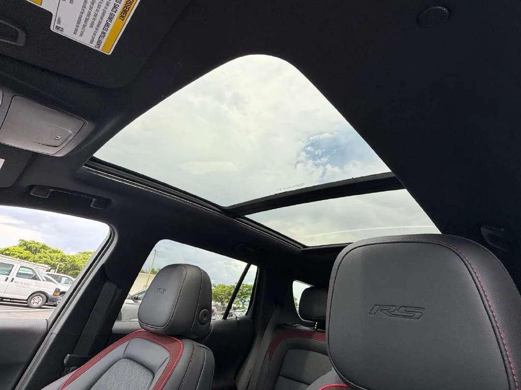 New 2027 Polar White Tricoat Chevrolet RS image 15