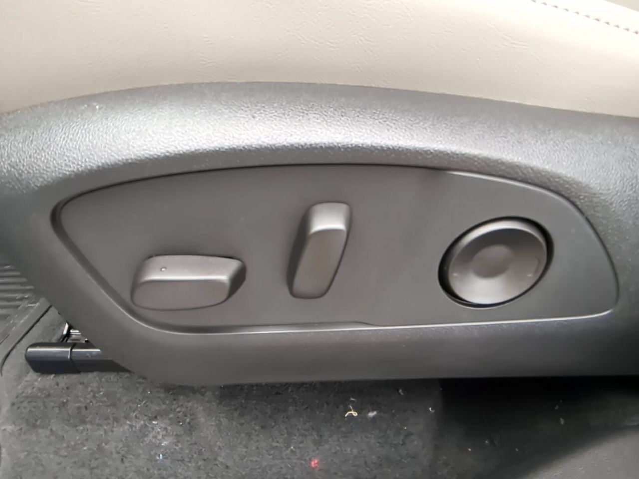 2026 GMC Acadia Elevation - Photo 21