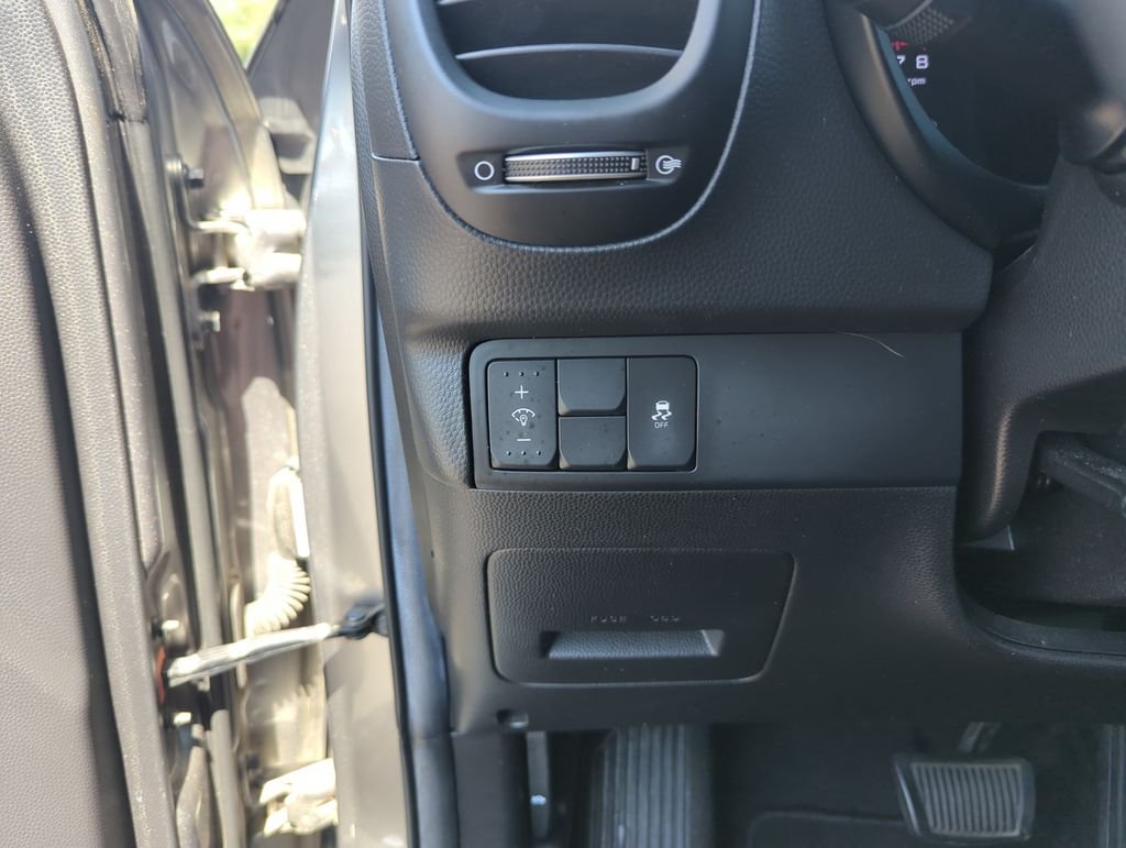 Used 2017 Gray Kia Base image 20