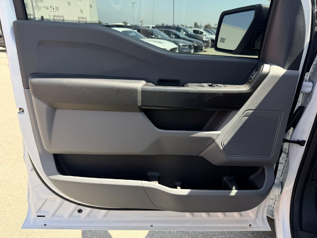 New 2026 Oxford White Ford XL image 15