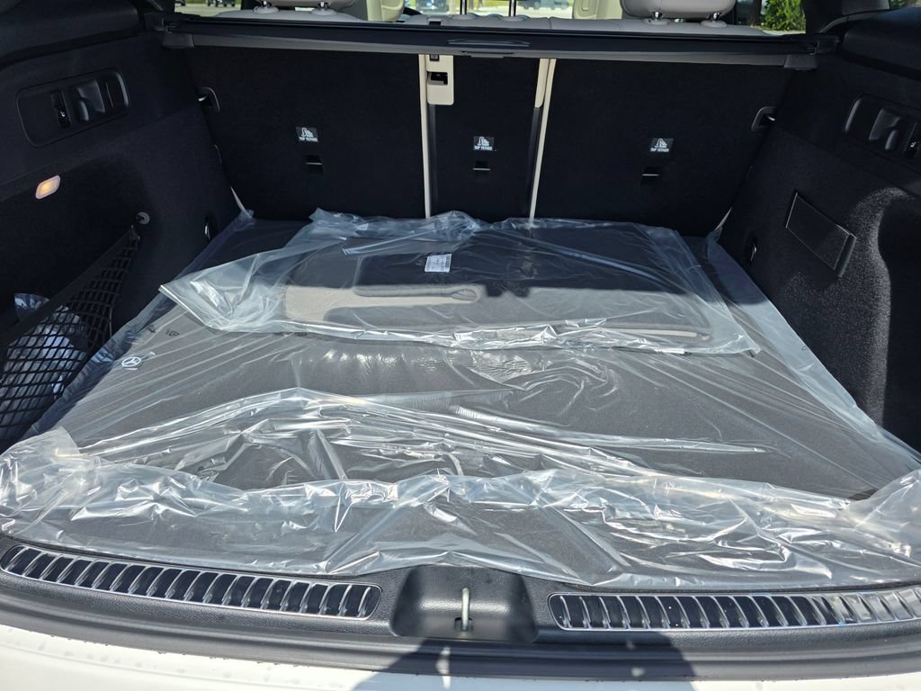New 2026 Polar White Mercedes-Benz GLC 300 image 61