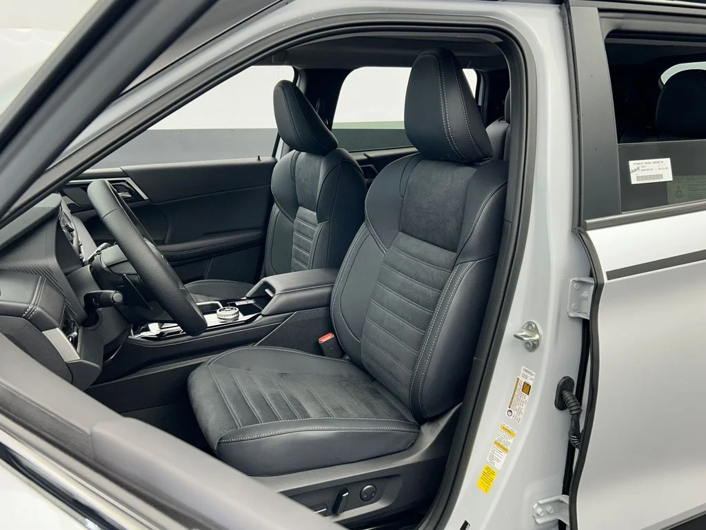 New 2026 White / Black Mitsubishi Trail Edition image 10