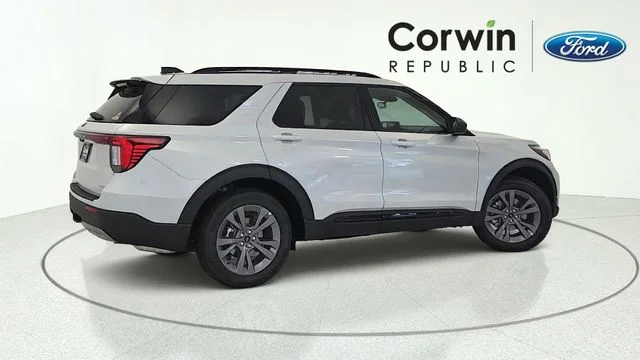 New 2026 Space White Metallic Ford Active image 38