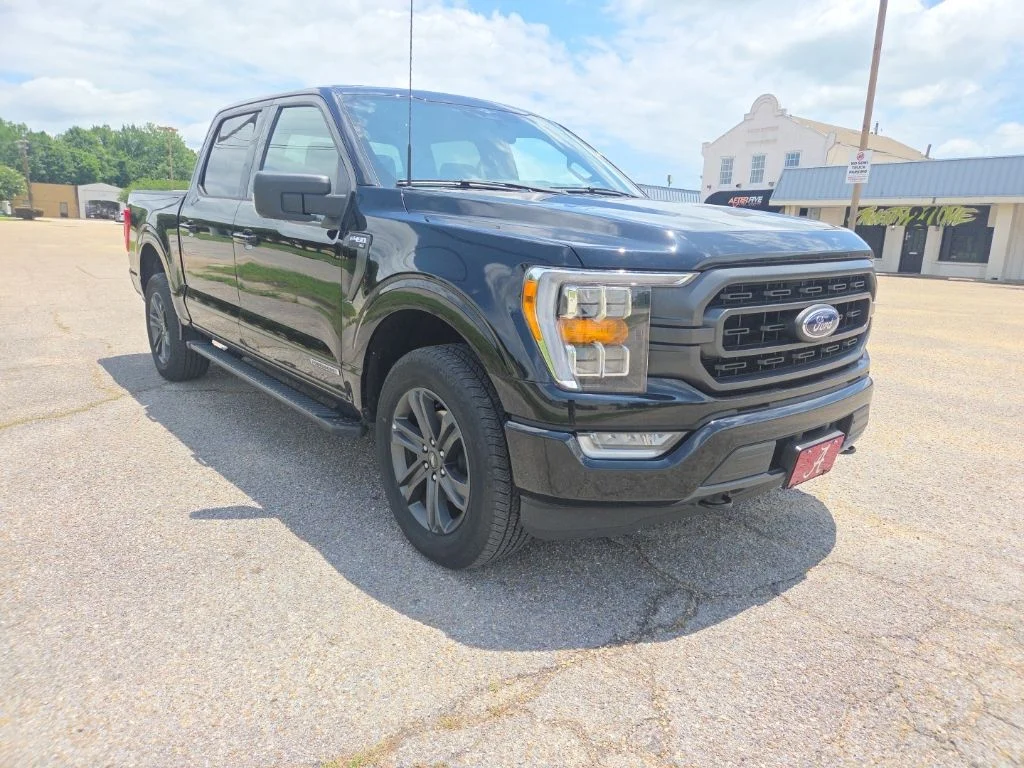 Used 2023 Black Ford XLT image 1