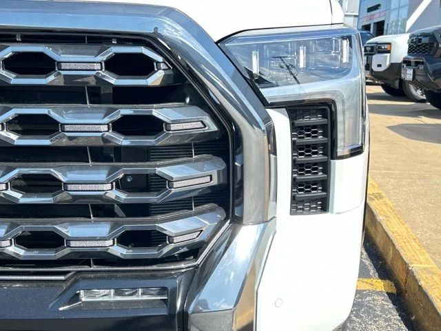 New 2026 Wind Chill Pearl <sup>1</sup> Toyota Tundra Platinum image 3