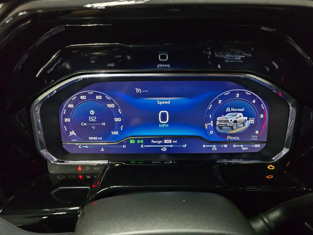 Used 2025 Gray Chevrolet LT image 22
