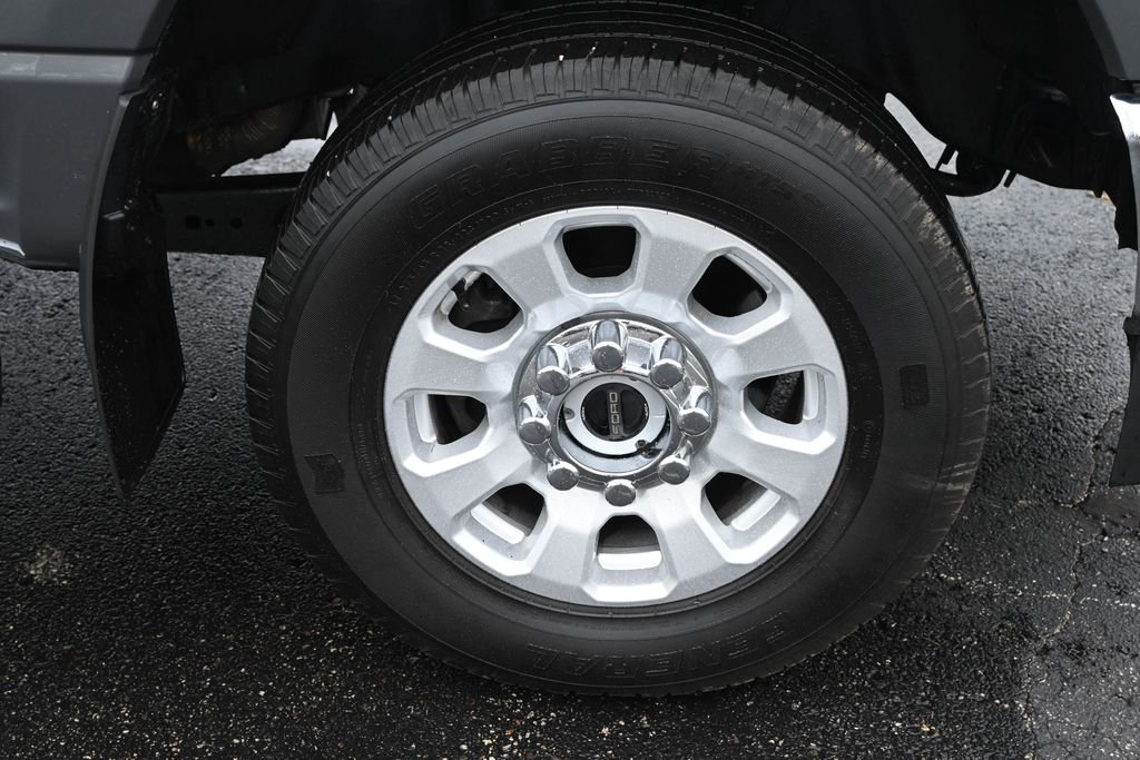 Used 2024 Gray Ford XLT image 17