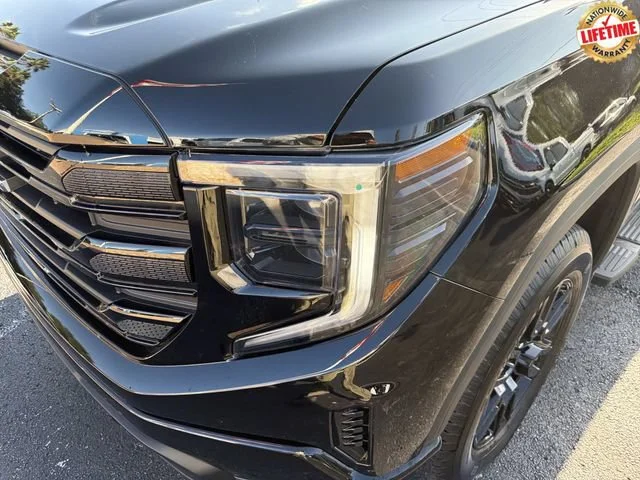 Used 2026 Onyx Black GMC Elevation image 10