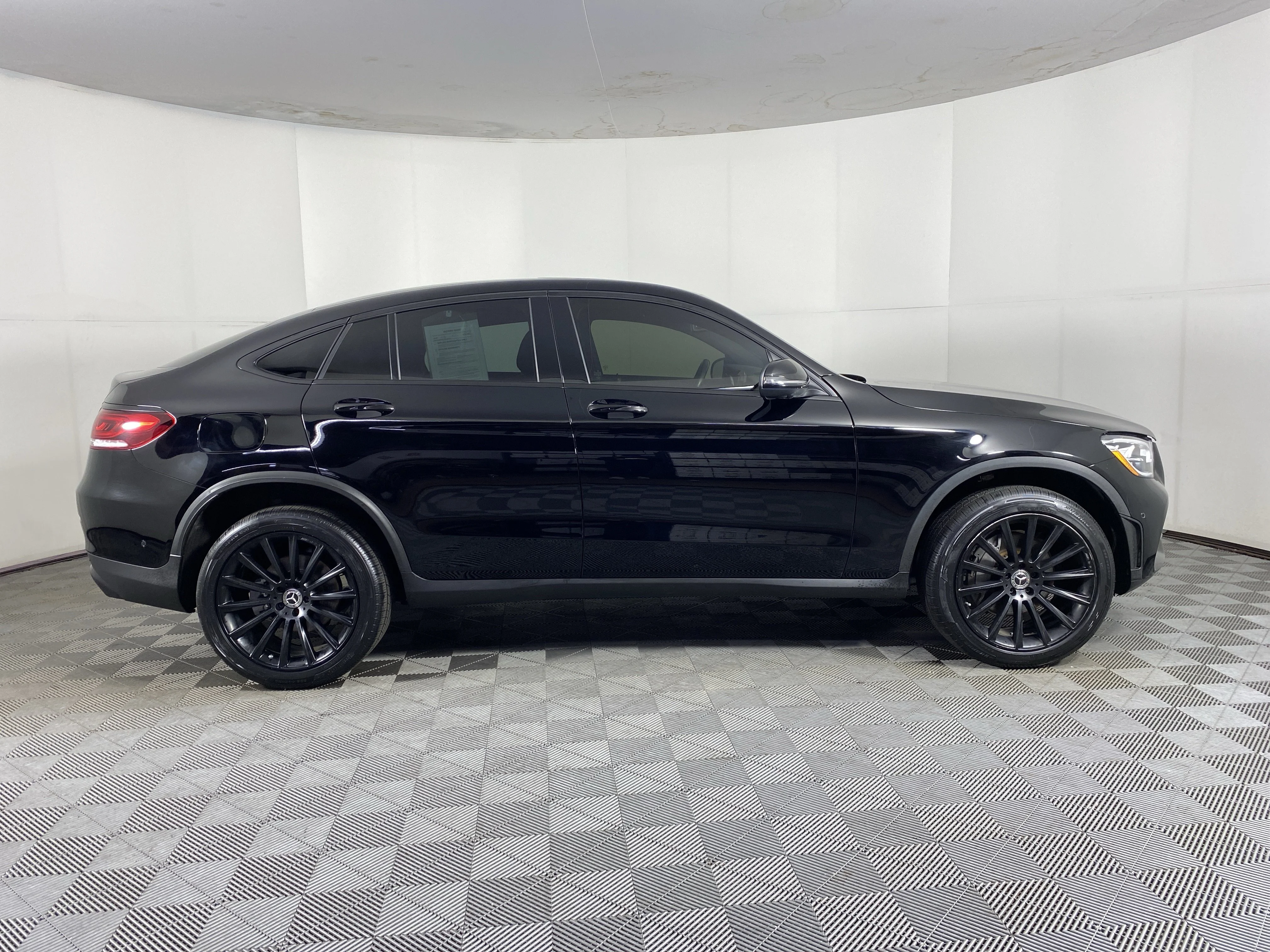 Used 2021 Obsidian Black Metallic Mercedes-Benz GLC 300 image 6