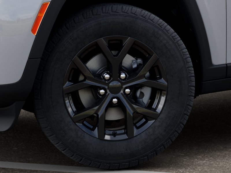 New 2026 Bright White Clear-Coat Exterior Paint Jeep Laredo Altitude image 21