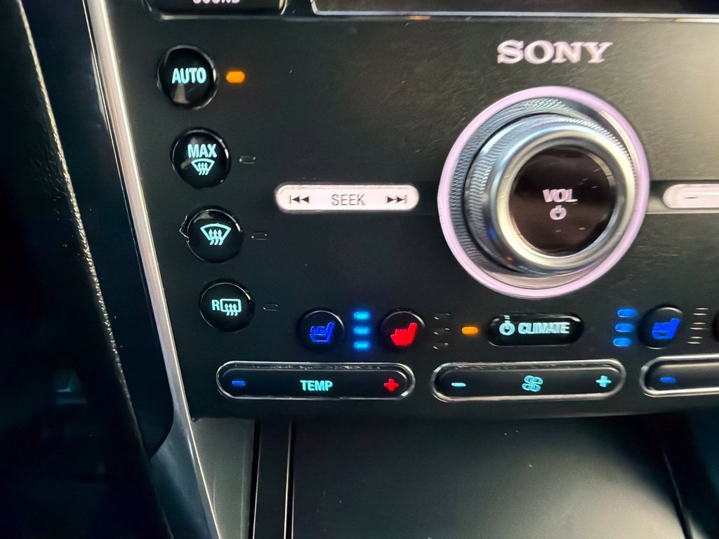 Used 2018 Blue Metallic Ford Limited image 33