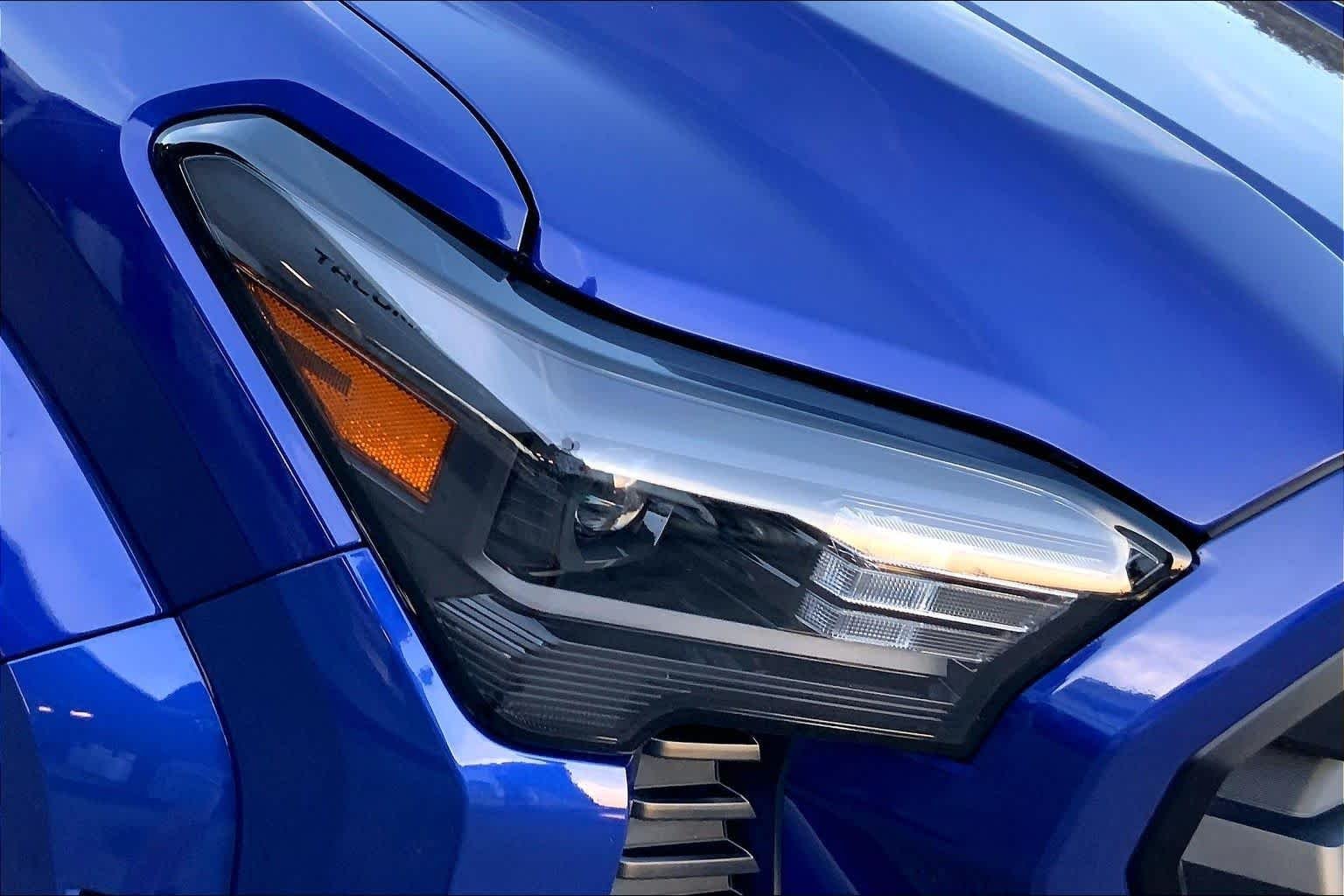 Used 2025 Blue Crush Metallic Toyota SR5 image 27