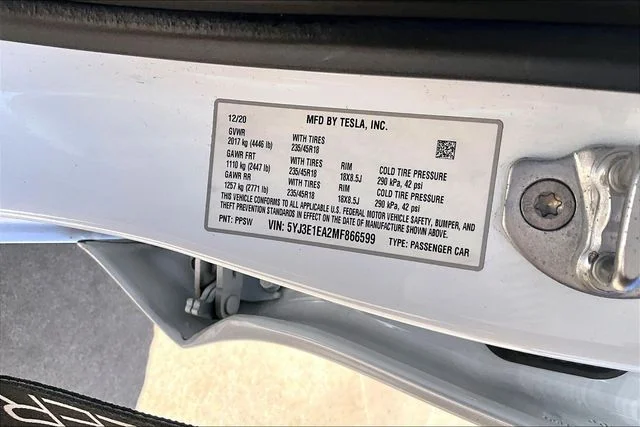Used 2021 White Tesla Standard Range Plus image 16
