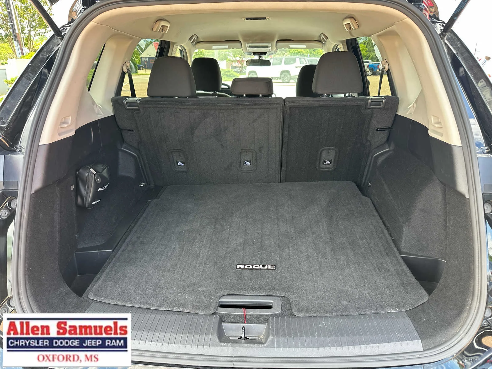Used 2024 Super Black Nissan S image 36