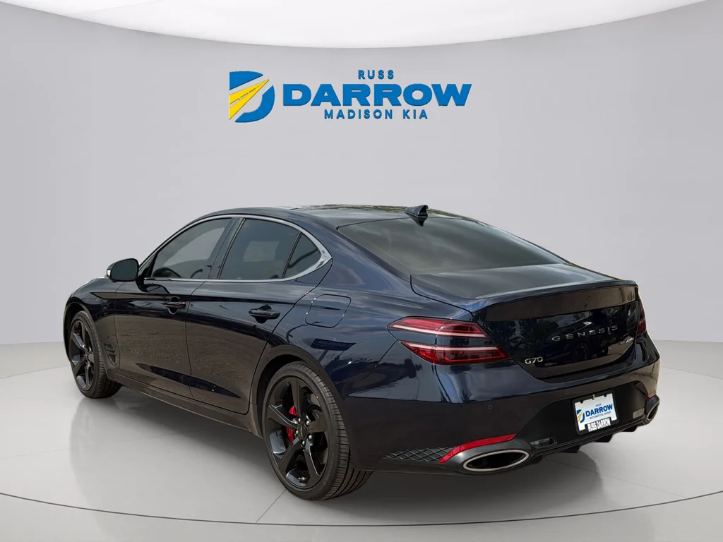 Used 2026 Capri Blue Genesis 3.3T Sport Prestige image 3