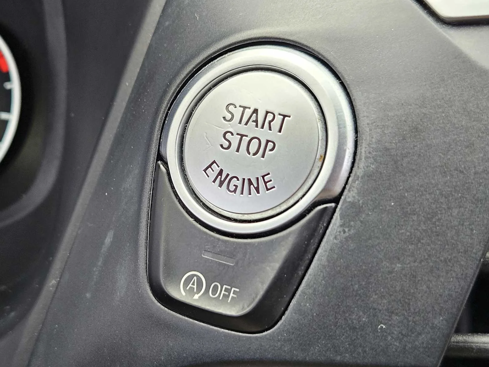 Used 2020 Alpine White BMW sDrive30i image 16