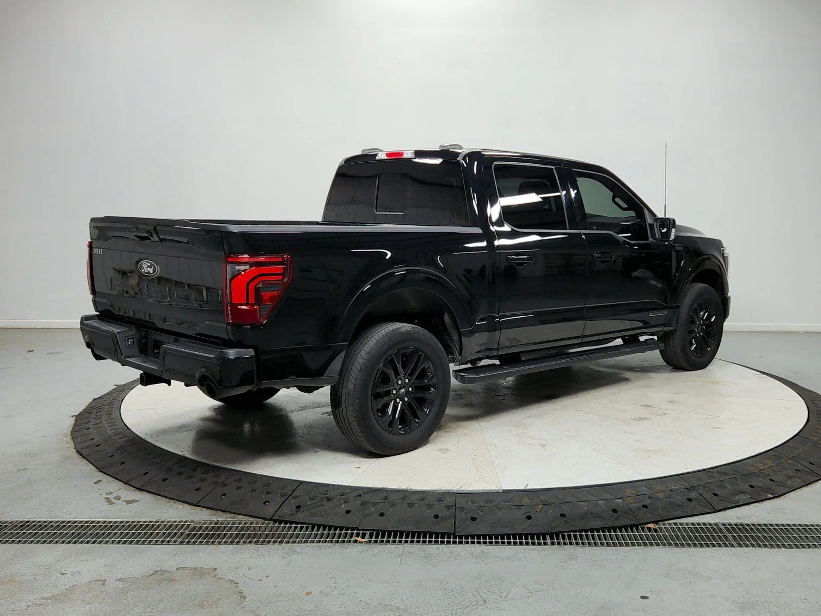 Used 2024 Black Ford Lariat image 8