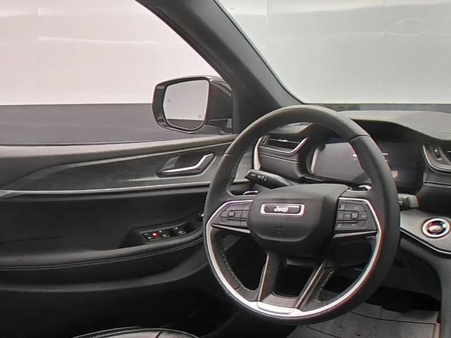 Used 2025 White Jeep Limited image 35