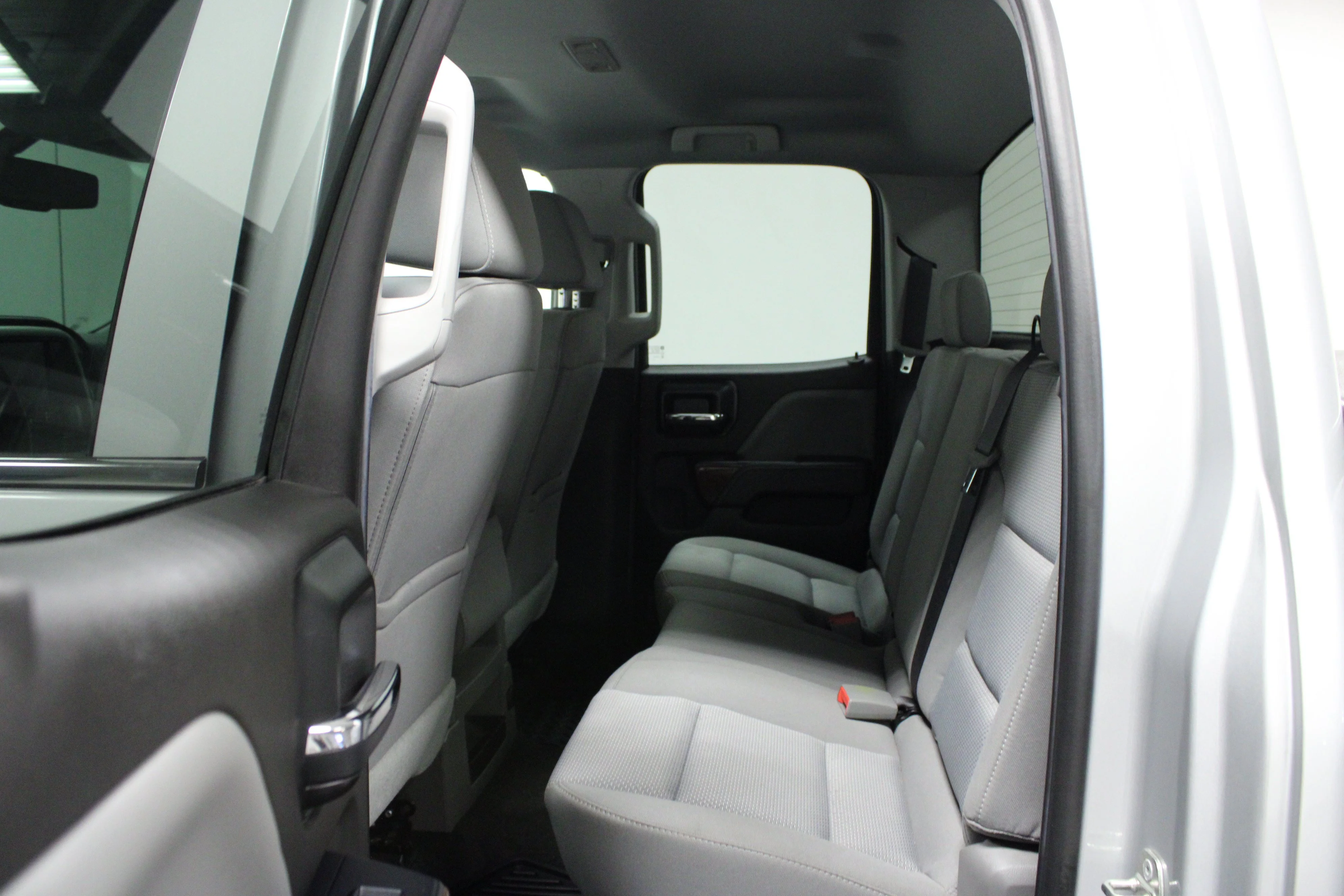 Used 2018 QUICKSILVER METALLIC GMC SLE image 13