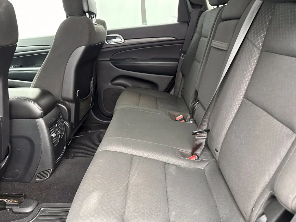 2021 Jeep Grand Cherokee LAREDO E SUV Slide 12