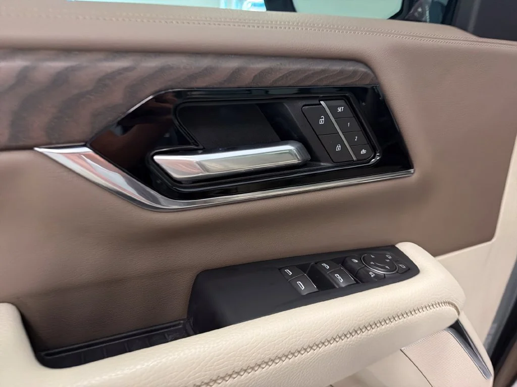 Used 2025 Sterling Metallic GMC Denali image 18