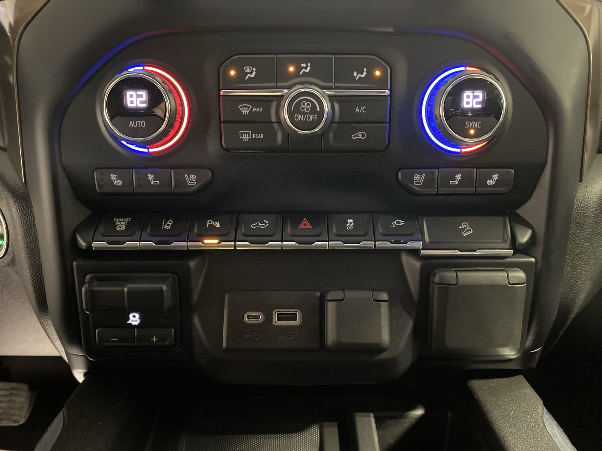 2021 Chevrolet Silverado 2500HD High Country - Photo 18
