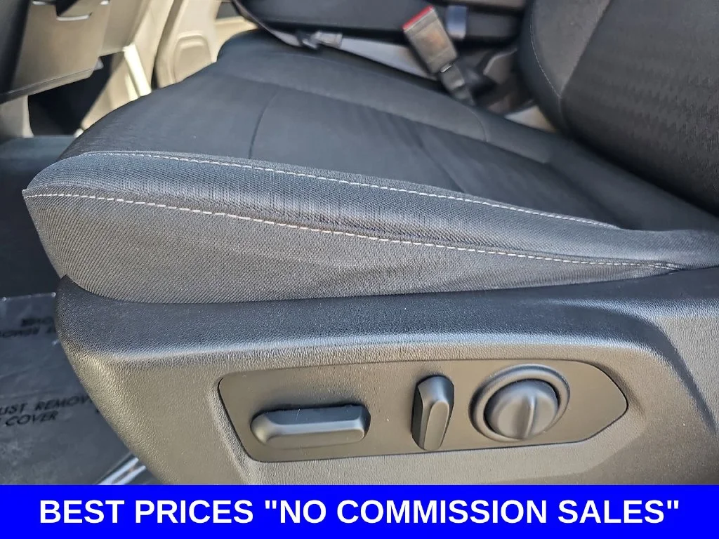 Used 2019 White Chevrolet LT image 28