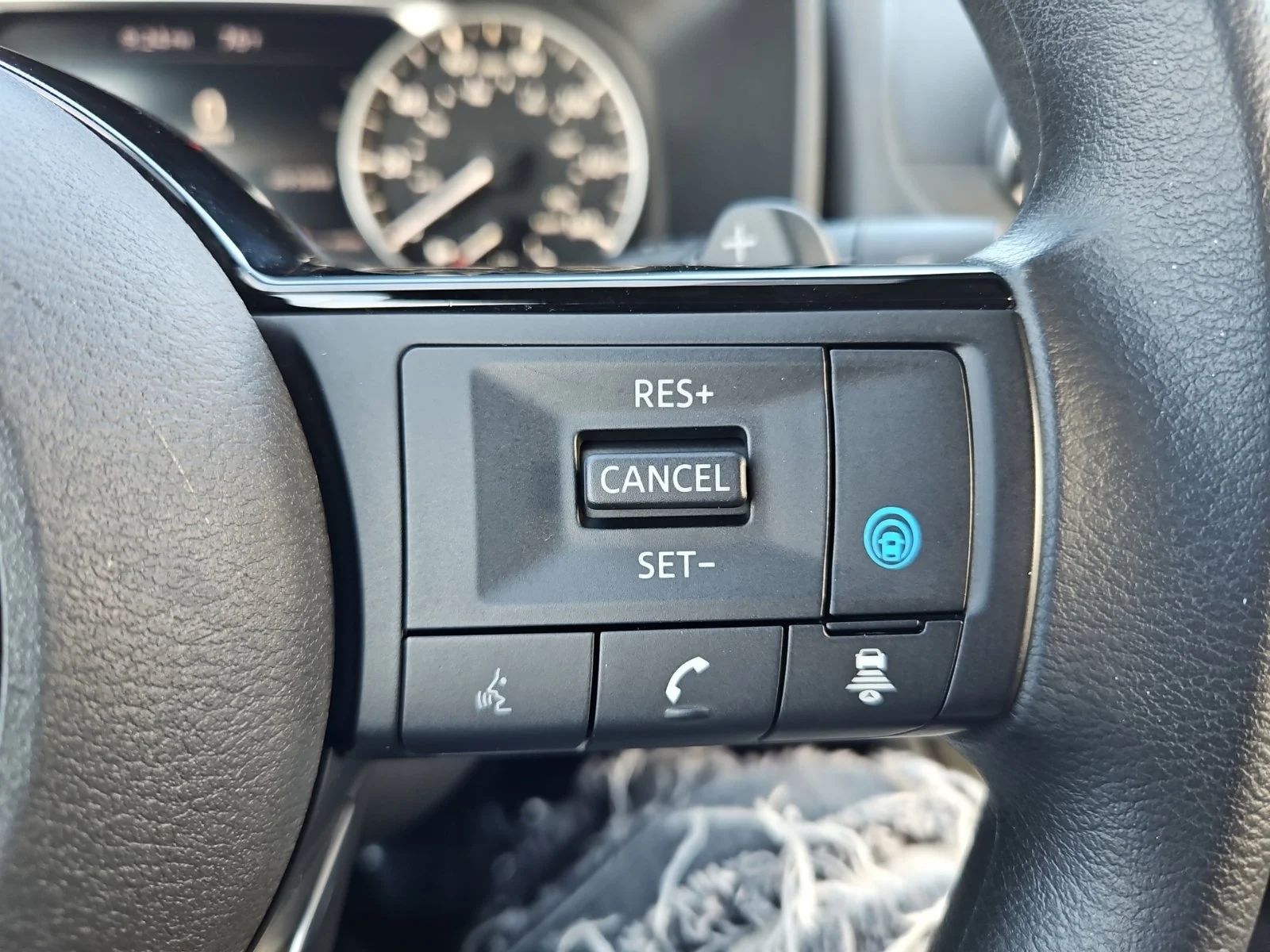 Used 2023 Gray Nissan SV image 30