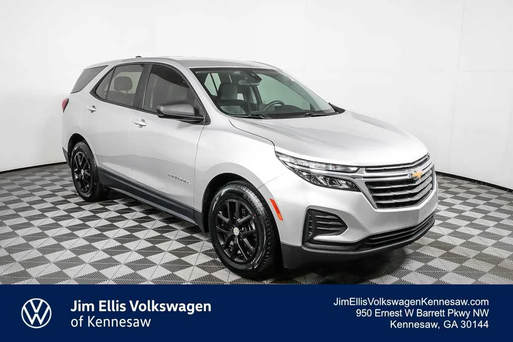 2022 Chevrolet Equinox LS's photo