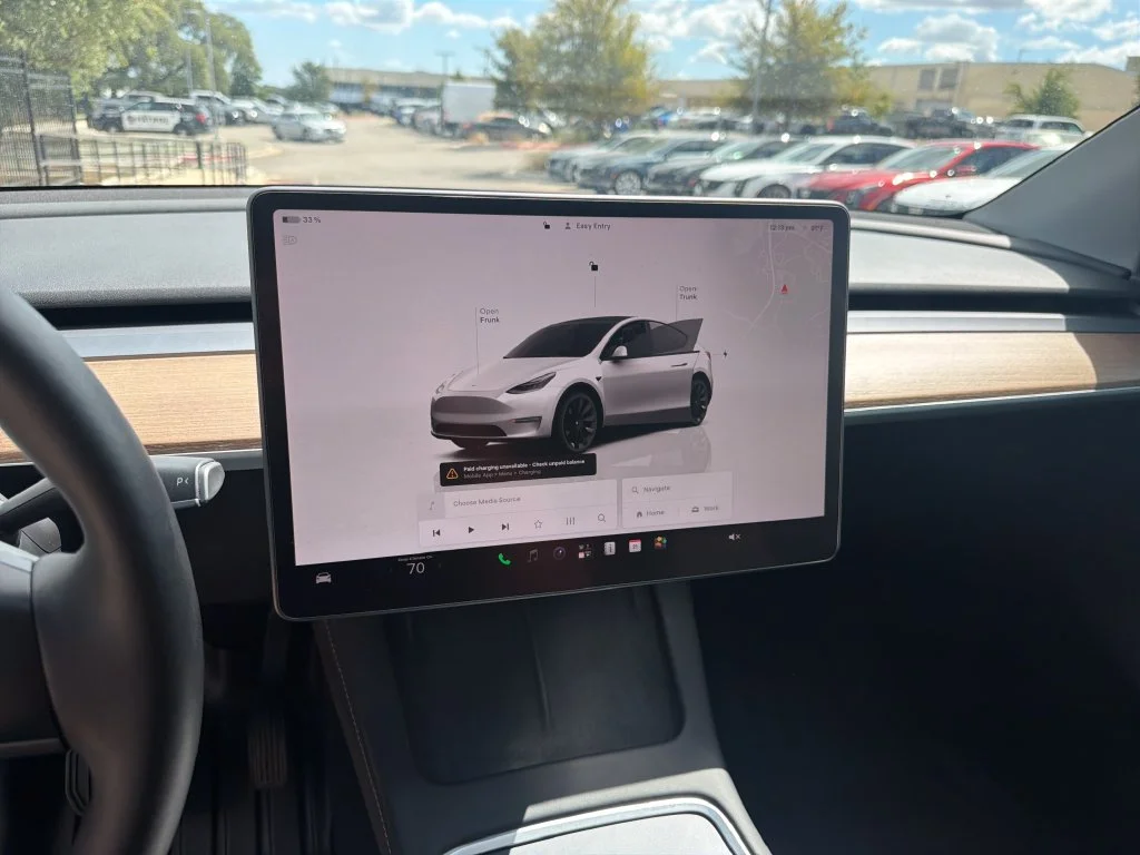 Used 2023  Tesla Standard Range image 21