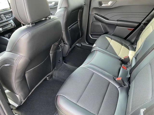 2025 Ford Escape Hybrid ST-Line - Photo 9