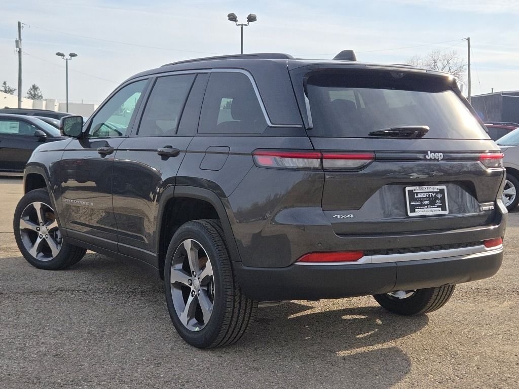 New 2026 Baltic Gray Metallic Clear-Coat Exterior Paint Jeep Limited image 17