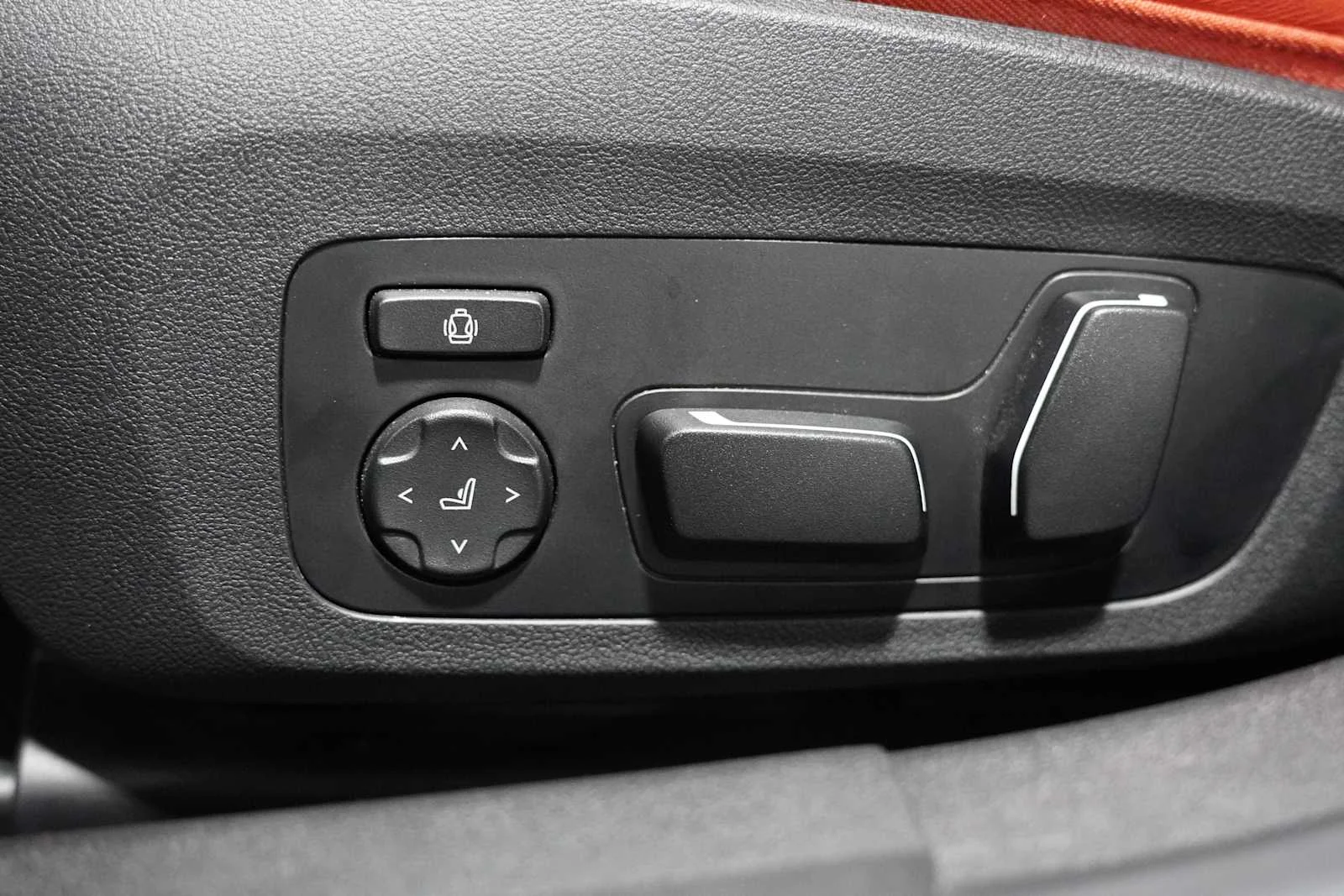 Certified Used 2024 Dravit Grey Metallic BMW  image 13