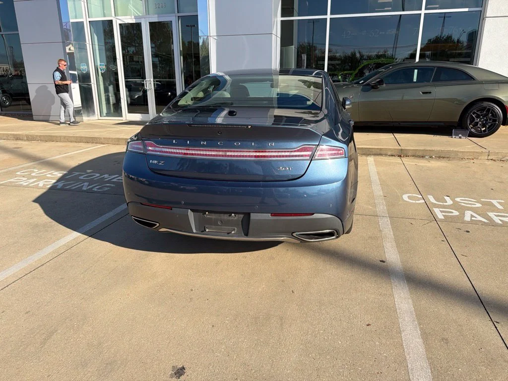 Used 2019 Blue Lincoln Reserve image 14