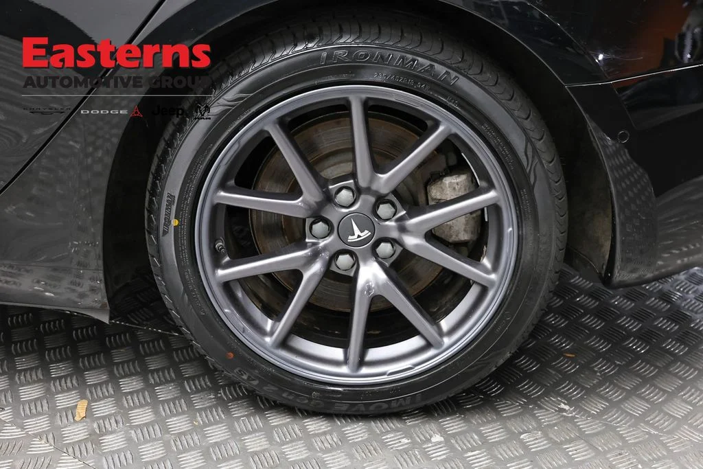 Used 2019 Black Tesla Long Range image 8