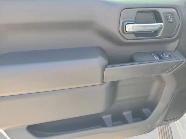 New 2025 Summit White Chevrolet WT image 10