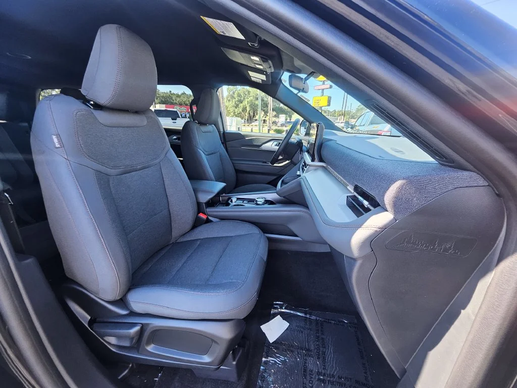 New 2027 Agate Black Metallic Ford Active image 27