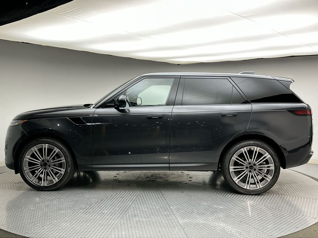 New 2027  Land Rover SE image 2
