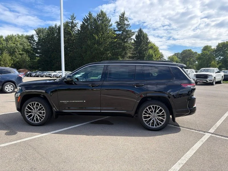 Used 2026 Black Jeep Summit image 6