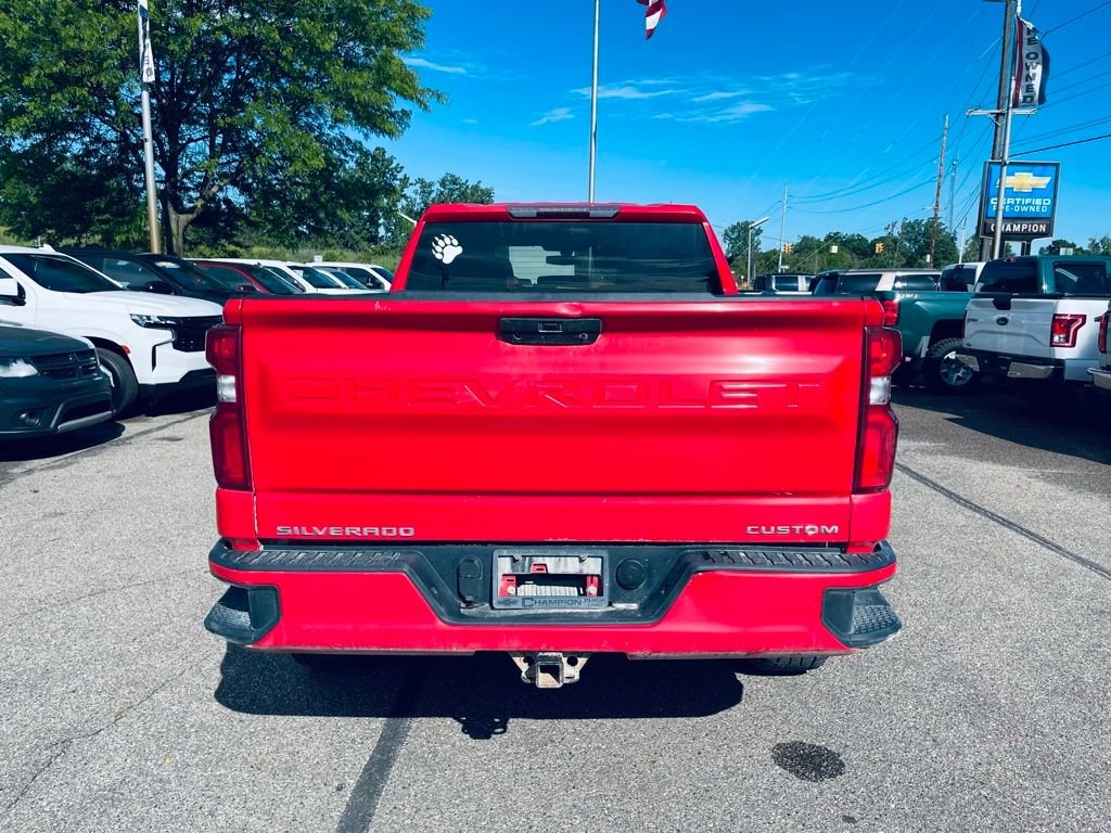 Used 2020 Red Chevrolet Custom image 5