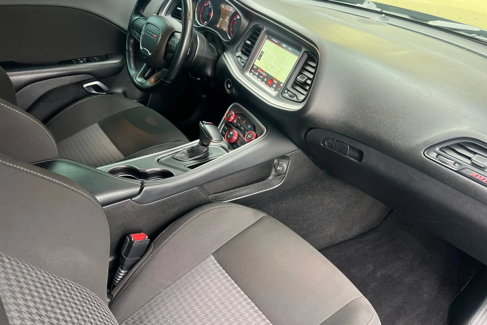 Used 2022 Pitch Black Clearcoat Dodge R/T Scat Pack image 15