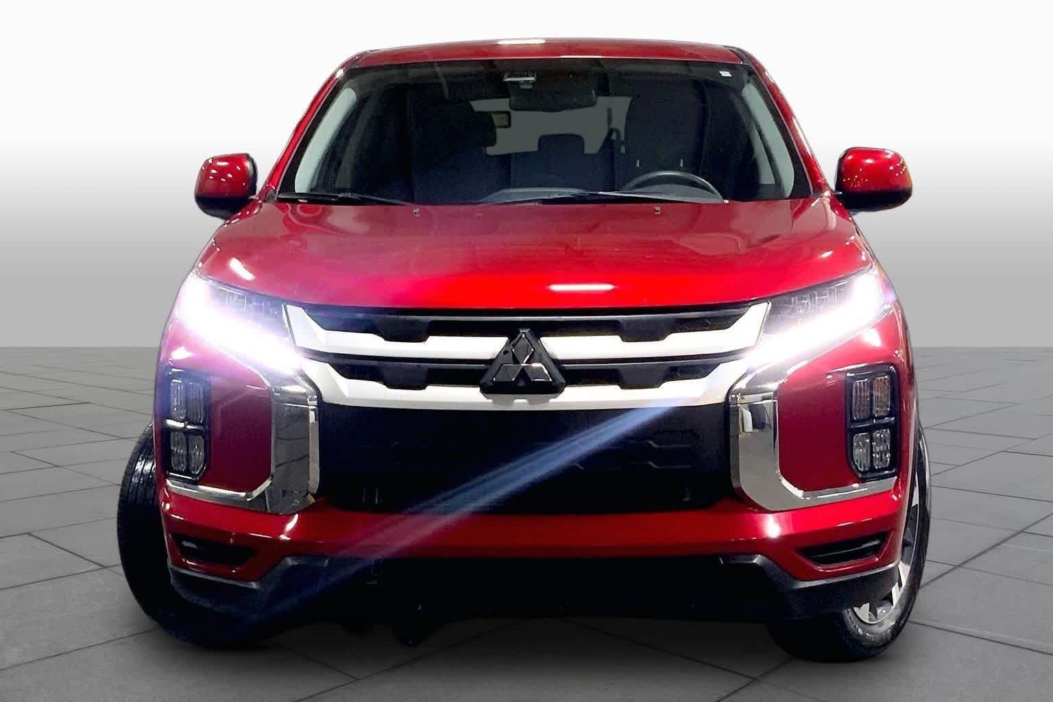 Used 2022 Red Diamond Mitsubishi ES image 4
